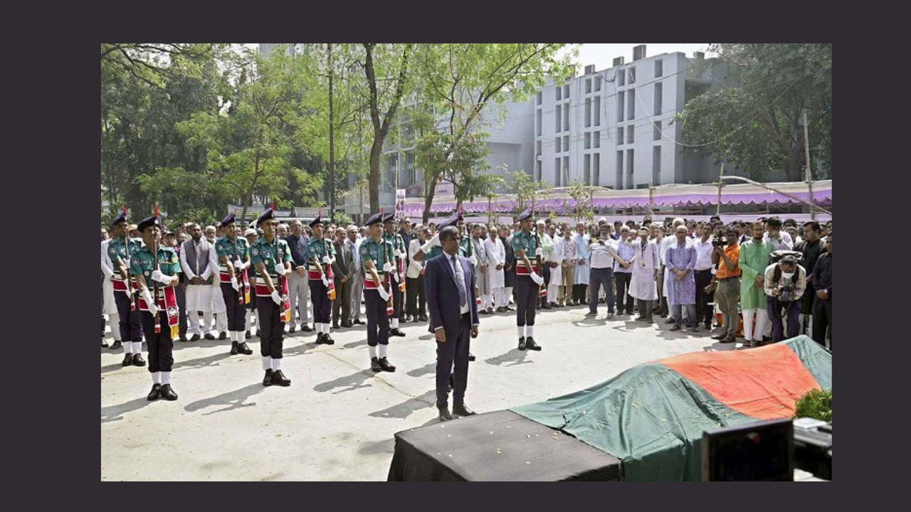 রাষ্ট্রীয় মর্যাদায় প্রধানমন্ত্রীর প্রেস সচিব ইহসানুল করিমের দাফন সম্পন্ন